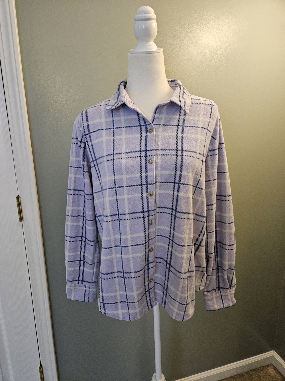 Lee Riders Women's Size Large L Casual Lavender Plaid Button-Up Shirt